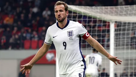 老特拉福德荣耀瞬间：马奎尔社交平台庆终场绝杀